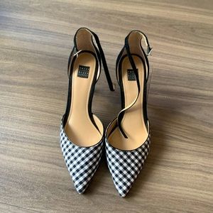 White House Black Market Checked Pointed Toes Pumps
